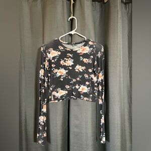 XS | Beautiful Floral Long Sleeve Crop Top